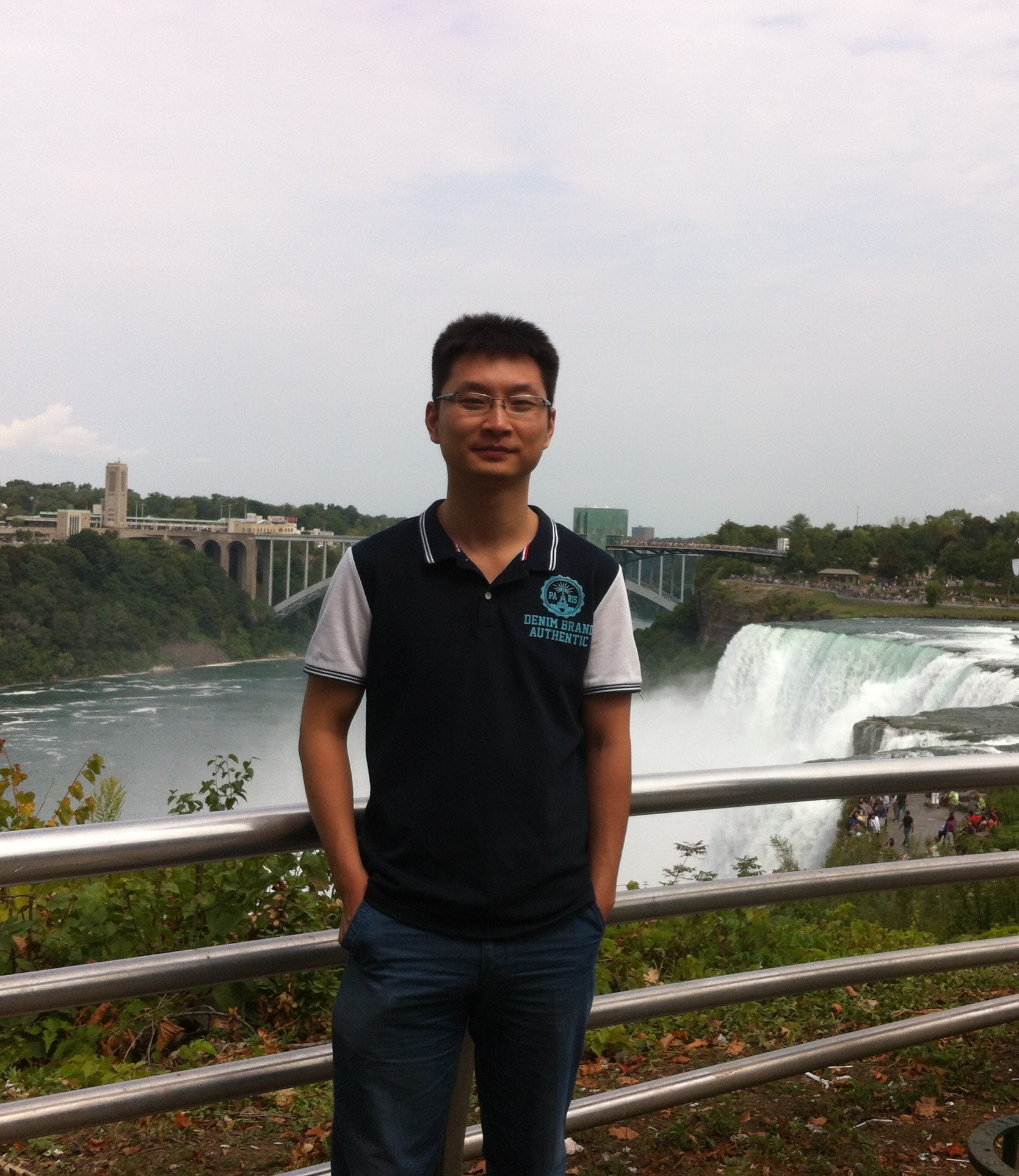 开云在线客服创新论坛第一千四百五十九讲：Ultra-cold gases---A “hot” dish of the “coldest” matter in physics