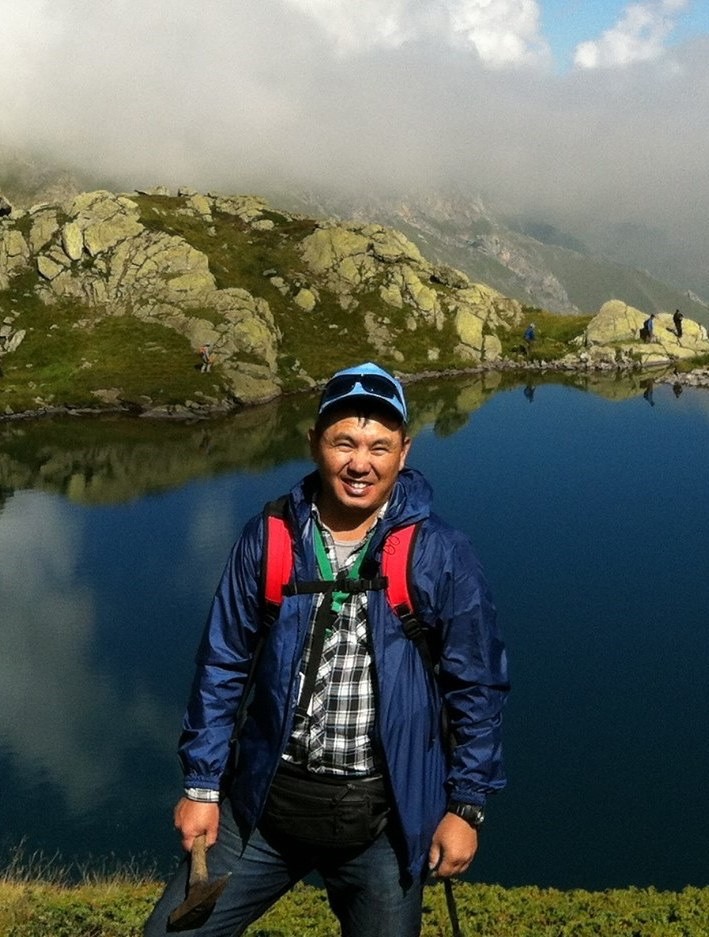 开云在线客服创新论坛第一千八百三十八讲：Tectonic evolution of the high-and ultrahigh-pressure (HP-UHP) metamorphic complexes, Kyrgyz Tianshan Mts.