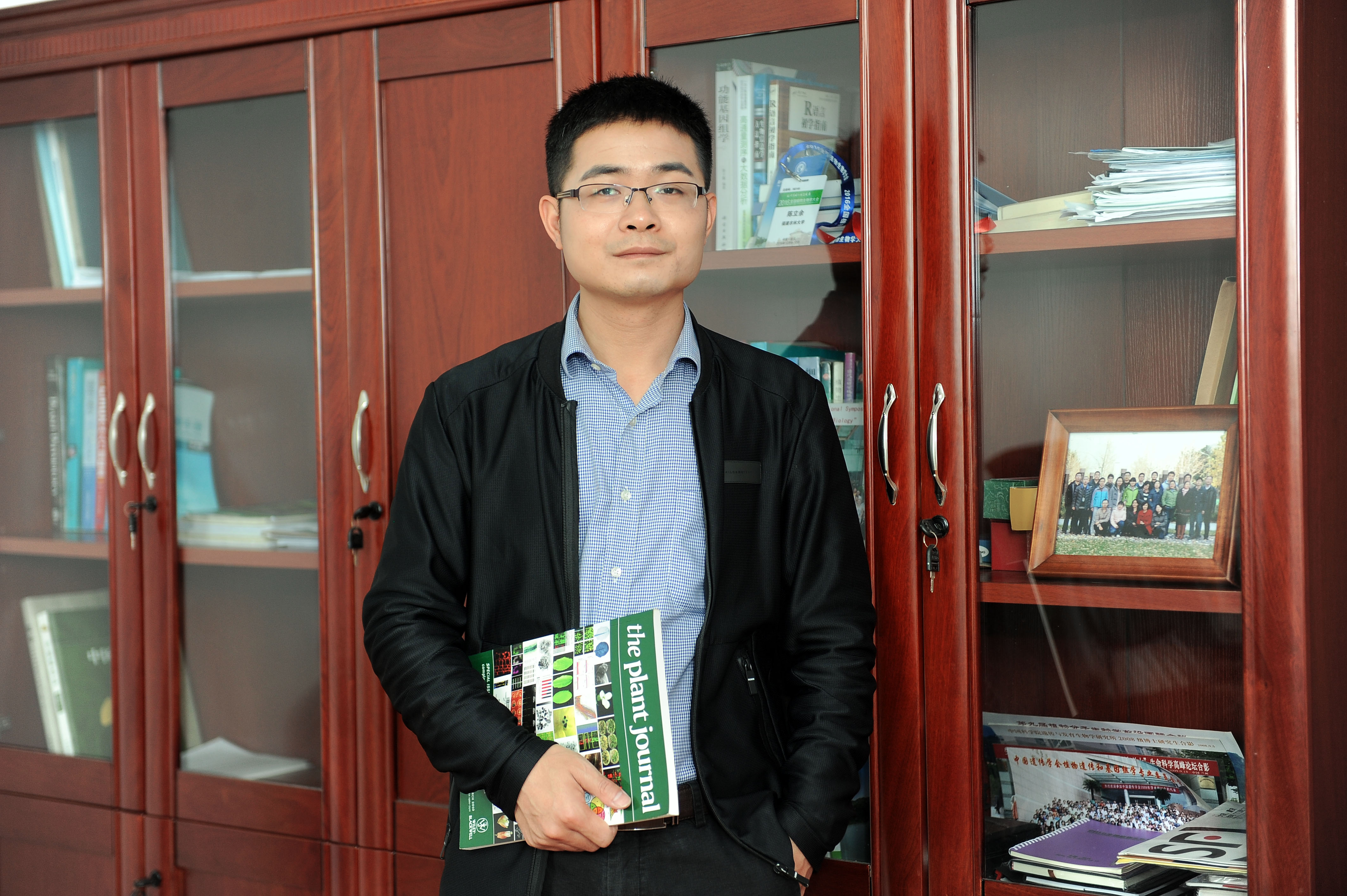 开云在线客服创新论坛第一千四百二十七讲：探索植物生殖与驯化的秘密—从模式植物到水果作物