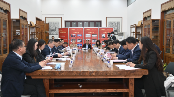 西北高等教育奠基人、中国现代医学先驱徐诵明雕像在开云在线客服落成